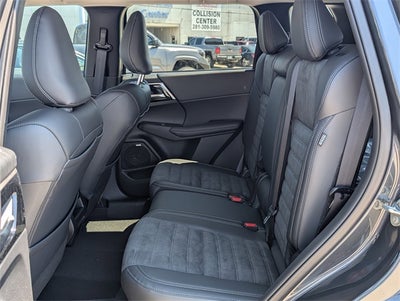 2025 Mitsubishi Outlander SE