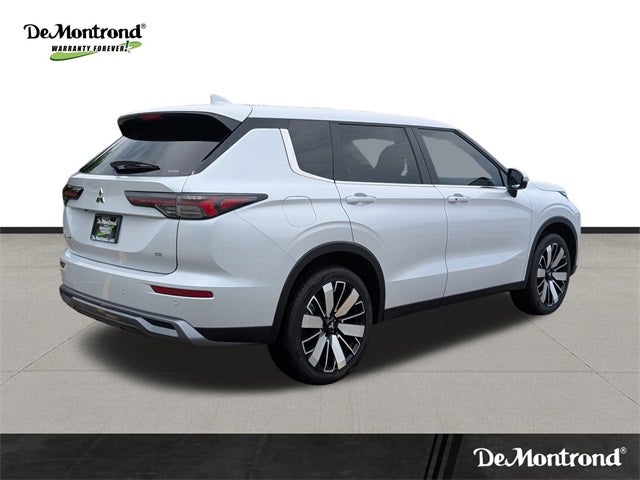 2025 Mitsubishi Outlander SE