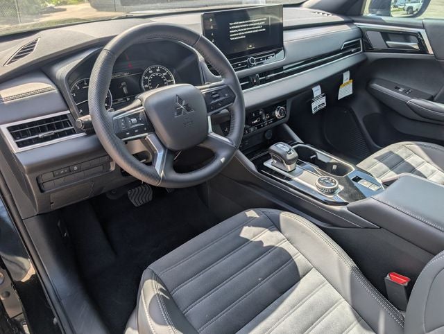 2026 Mitsubishi Outlander LE