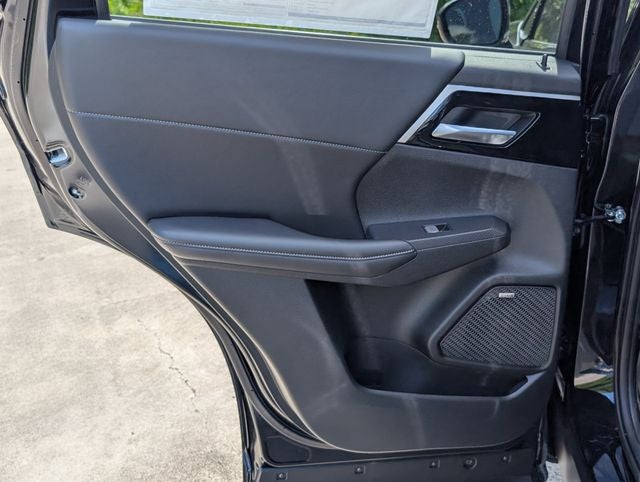 2026 Mitsubishi Outlander LE