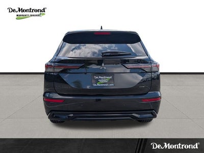 2026 Mitsubishi Outlander LE