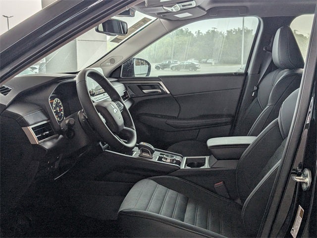 2025 Mitsubishi Outlander PHEV SE