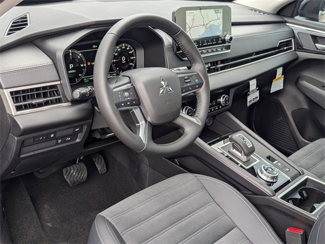 2025 Mitsubishi Outlander PHEV SE