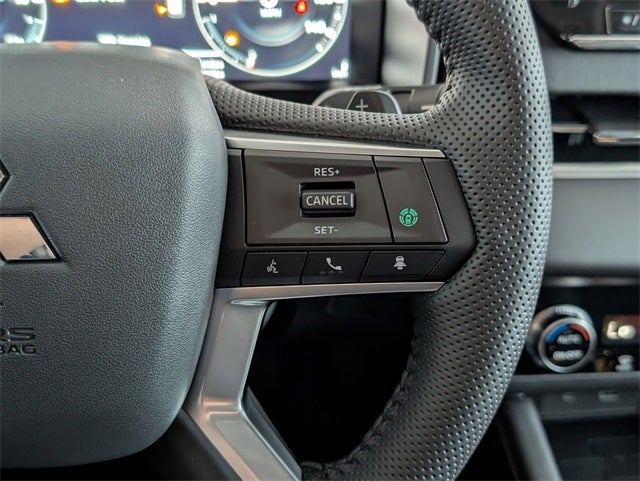 2025 Mitsubishi Outlander PHEV SE