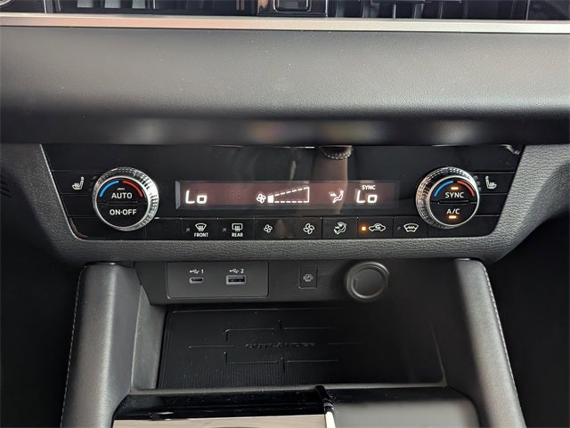 2025 Mitsubishi Outlander PHEV SE