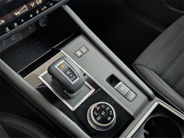 2025 Mitsubishi Outlander PHEV SE