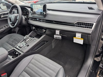 2025 Mitsubishi Outlander PHEV SE