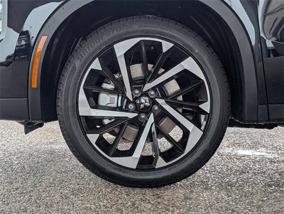 2025 Mitsubishi Outlander PHEV SE