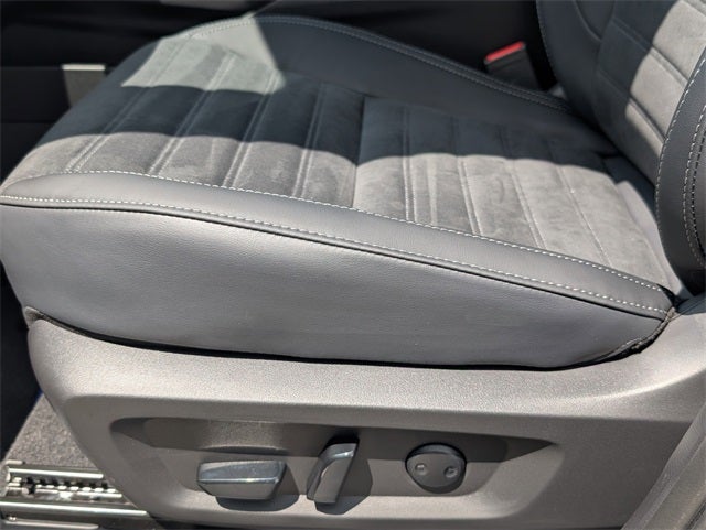 2025 Mitsubishi Outlander PHEV SE