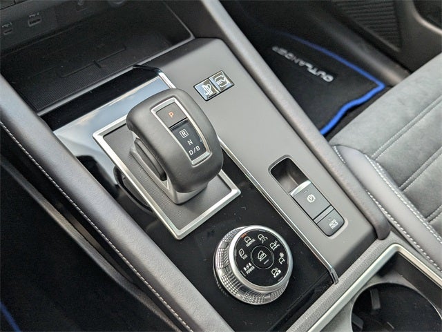 2025 Mitsubishi Outlander PHEV SE