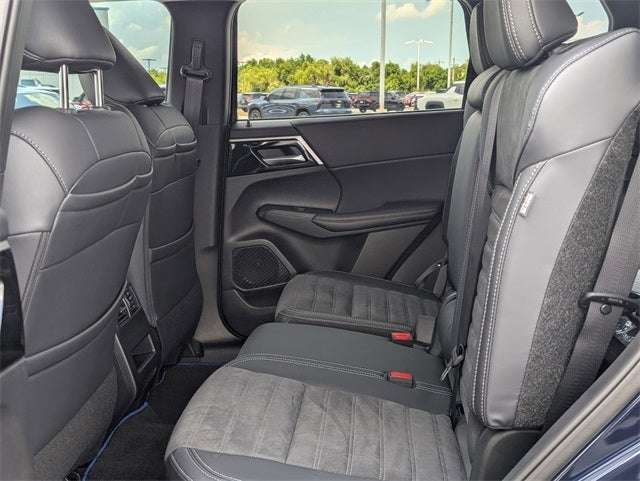 2025 Mitsubishi Outlander PHEV SE