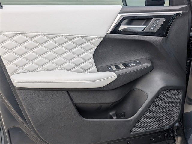 2025 Mitsubishi Outlander PHEV SEL