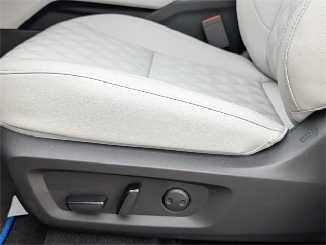 2025 Mitsubishi Outlander PHEV SEL