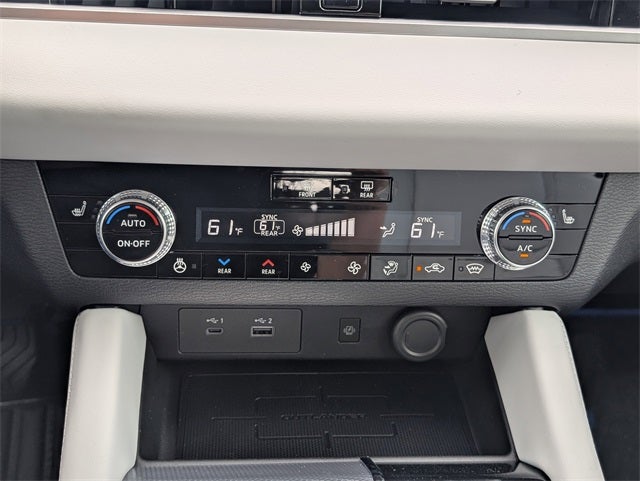 2025 Mitsubishi Outlander PHEV SEL