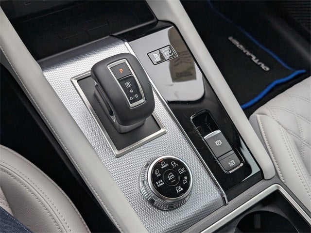 2025 Mitsubishi Outlander PHEV SEL