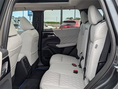 2025 Mitsubishi Outlander PHEV SEL