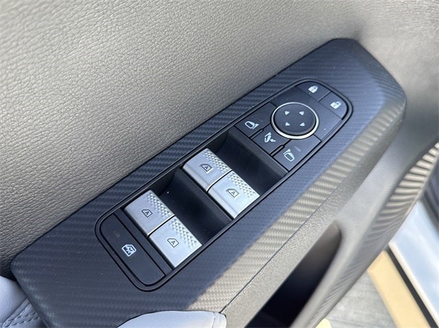 2025 Mitsubishi Outlander PHEV SEL