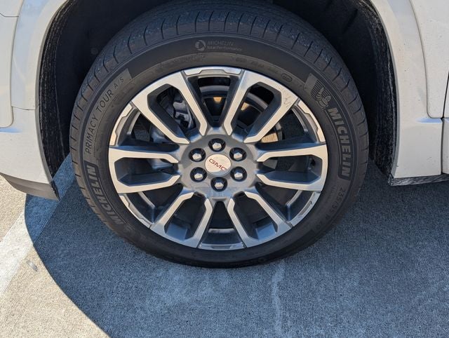 2022 GMC Acadia Denali