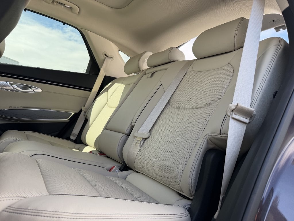 2023 Genesis GV70 2.5T Advanced